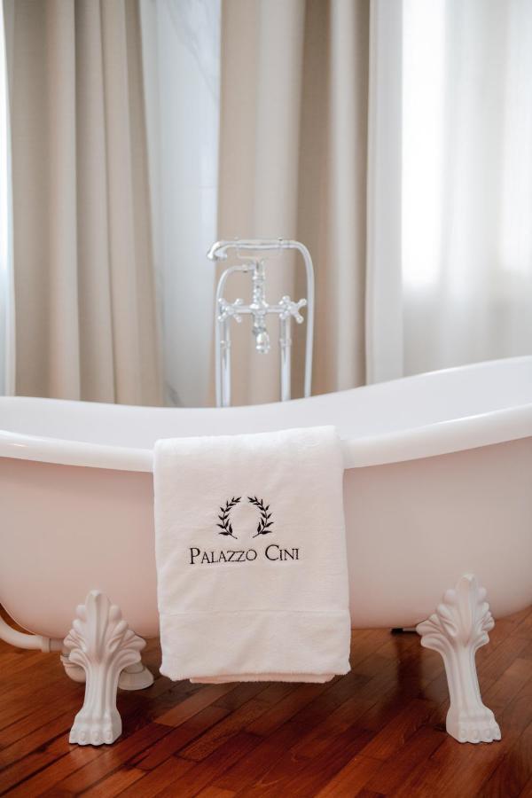 Palazzo Cini Luxury In Couette-café